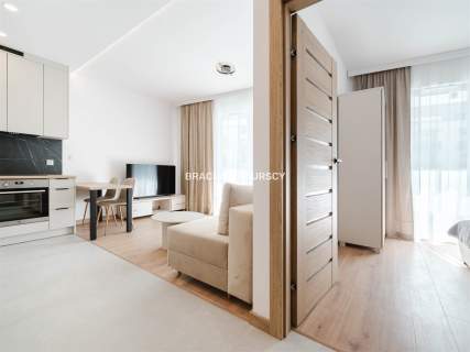 2 POK OK 35,4 M2 BLISKO CENTRUM Z DUŻYM BALKONEM