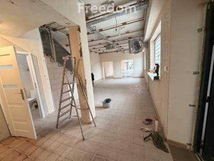 Lokal usługowy obok urzędu ok. 130 m2 - Pszczółki