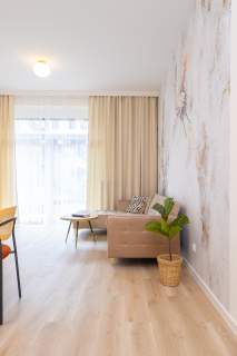 Urządzone mieszkanie/ 60m2/ ogródek/ garaż/park