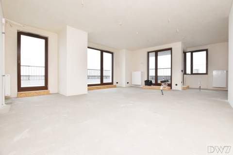 4 pokoje,3 m.postojowe,taras 40 m2,widok na Wawel