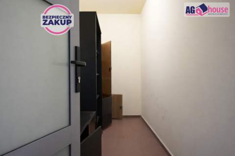 Przestronne biuro 133 m   7 pomieszczeń i parking
