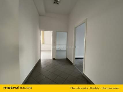 Hala 800 m2 z biurami, placem i mocą 100 kW