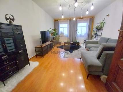 Dwupokojowe mieszkanie , IV piętro, kamienica 64m2