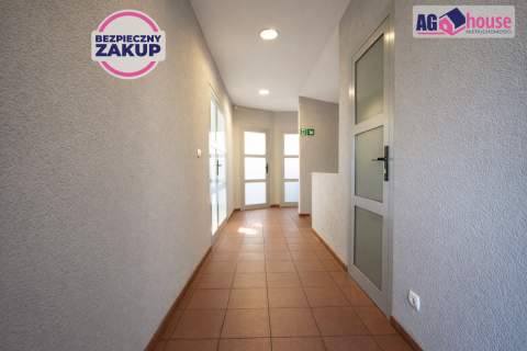 Przestronne biuro 133 m   7 pomieszczeń i parking