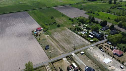 Duża działka budowlana nad rzeką godzinę od Łodzi