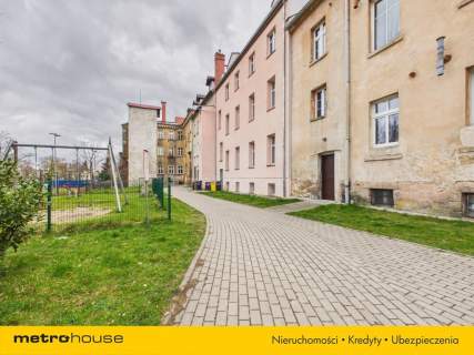 Zmodernizowana kamienica na Komuny Paryskiej