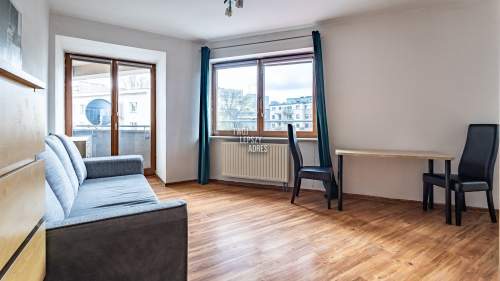 KAWALERKA Z BALKONEM 33 M PET FRIENDLY