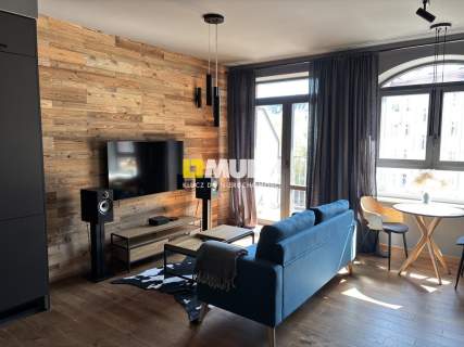 Loft 42 m2 - 2 pok. garaż, winda i piwnica.