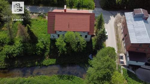 Dom z dużą działką bezpośrednio nad rzeką