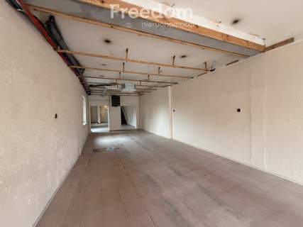 Lokal usługowy obok urzędu ok. 130 m2 - Pszczółki