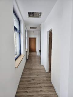 Lokal użytkowy z garażem w centrum miasta 