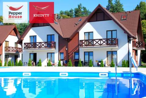 Dwupoziomowy apartament nad morzem z basenem