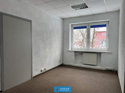Samodzielny budynek usługowy 175 m2 z parkingiem
