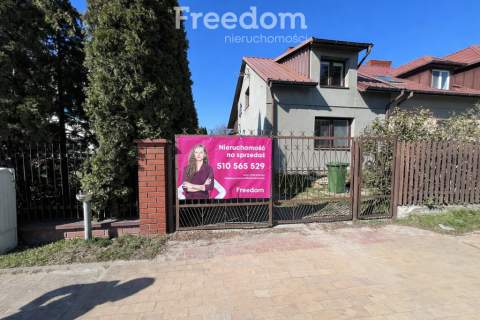 Urokliwy dom z dużą działką i sadem