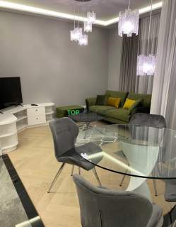 Eleganckie dwa pokoje w centrum, garaż