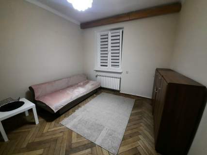 KAWALERKA W CENTRUM POMIĘDZY POLITECHNIKĄ A PL KONSTYTUCJI