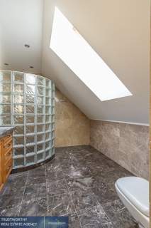 Pychowice, przestronny dom 260 m2, działka 8 ar