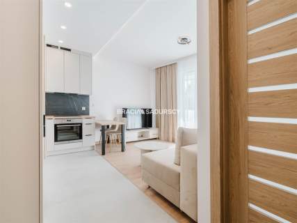 2 POK OK 35,4 M2 BLISKO CENTRUM Z DUŻYM BALKONEM