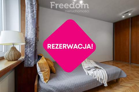 Słoneczne mieszkanie w bloku z cegły