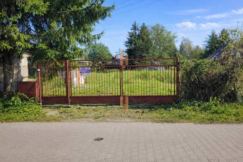 Teren inwestycyjny - centrum Łomianek ul. Agawy