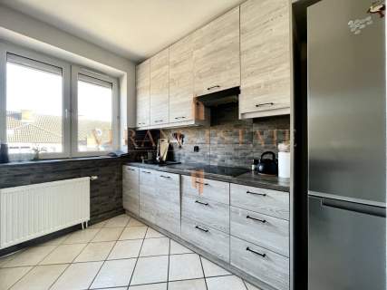 3 Pokoje Balkon Garaż Piwnica Dwustronne