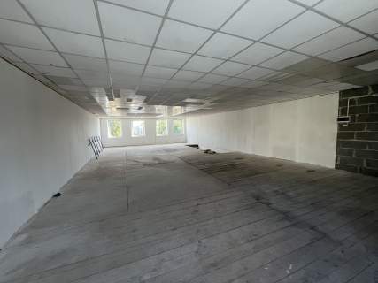 Lokal 370 m2 w centrum Zwolenia woj. mazowieckie.