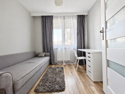 Mieszkanie 4 pokoje, 3 sypialnie, garaż, 2 łazienki, balkon