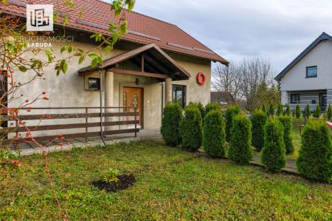Przestronny dom z dużą działką Nowiny
