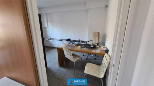 Lokal magazynowo-biurowy parter 150 m2 Teofilów