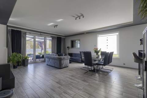 Nowoczesny dom w Radziejowicach   3000m2 działki.