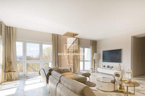 Penthouse 137 mkw z widokiem na Park i Katedrę