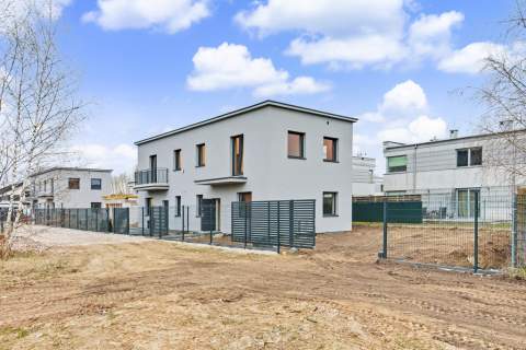 Bliźniak z pompą ciepła na działce 332m2