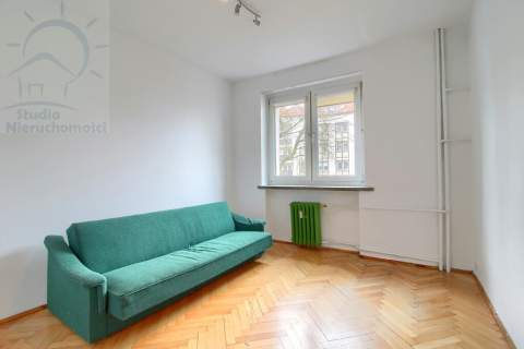 2 pkoje, 1 piętro, balkon, blisko Starówki