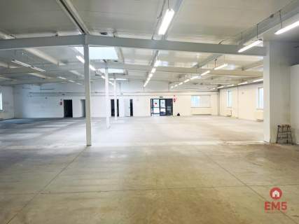Pow. 1100 m2 przy Parku Handlowym
