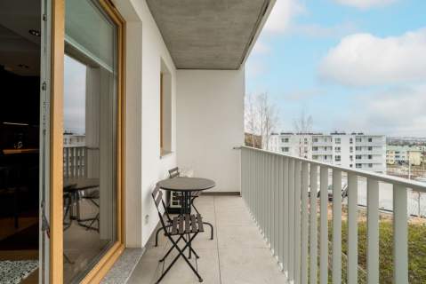 Eleganckie, słoneczne z balkonem i klimatyzacją.
