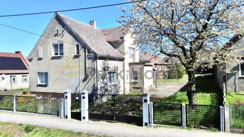 Dom w Grochowicach, działka 25 arów
