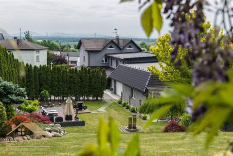 Luksusowy dom dla dwóch rodzin z działką 2199 m2