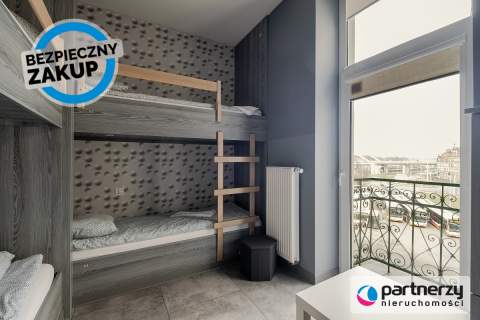 Działający, 11-pokojowy hostel w centrum miasta 