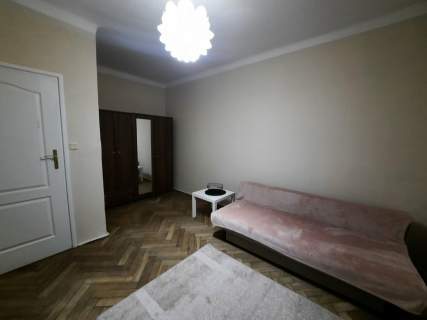 KAWALERKA W CENTRUM POMIĘDZY POLITECHNIKĄ A PL KONSTYTUCJI