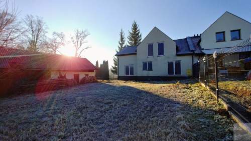 Przestronny dwurodzinny dom w Żurawicy