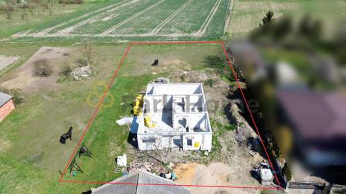 Działka 1521 m2 z rozpoczętą budową