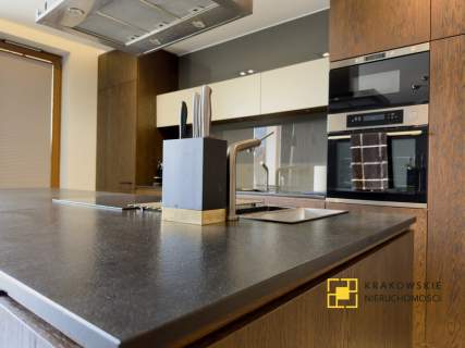 WIDOKOWY APARTAMENT Z PRYWATNYM TARASEM NA DACHU.