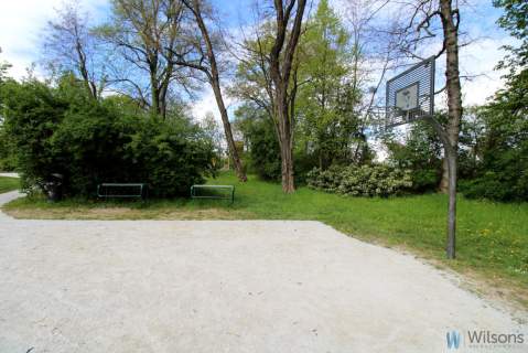 Przestronne, otoczone zielenią, widok na park