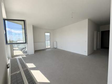 Apartament widokiem na rzekę i dużym tarasem