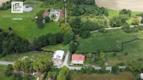 Dom z dużą działką bezpośrednio nad rzeką