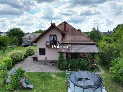 Dwa domy z dużą działką w Rakowiskach