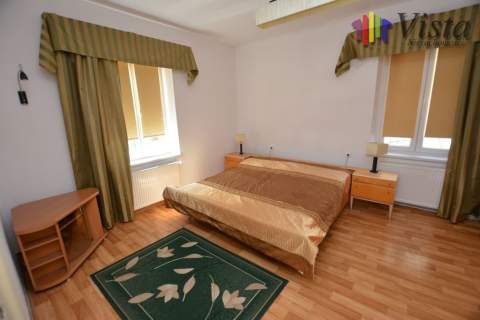Bezczynszowe, 3 pokoje, ogródrek, garaż