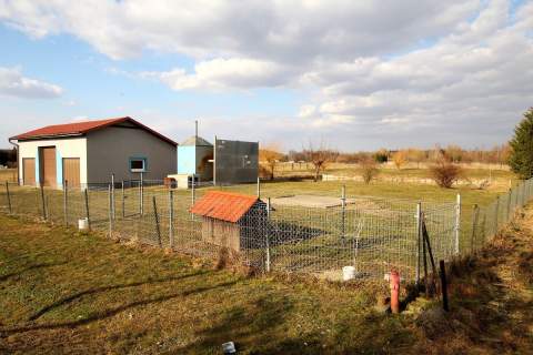 Budynki garażowo- usługowy .