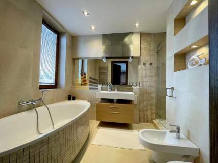 Apartament klimatyzowany Ochrona 24h 2garaże