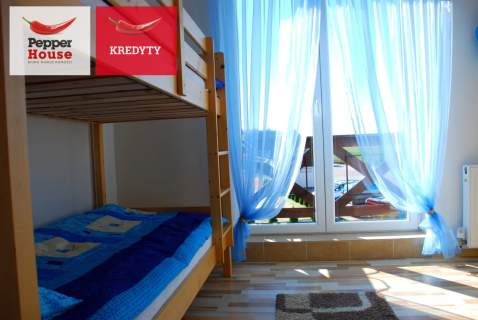 Dwupoziomowy apartament nad morzem z basenem